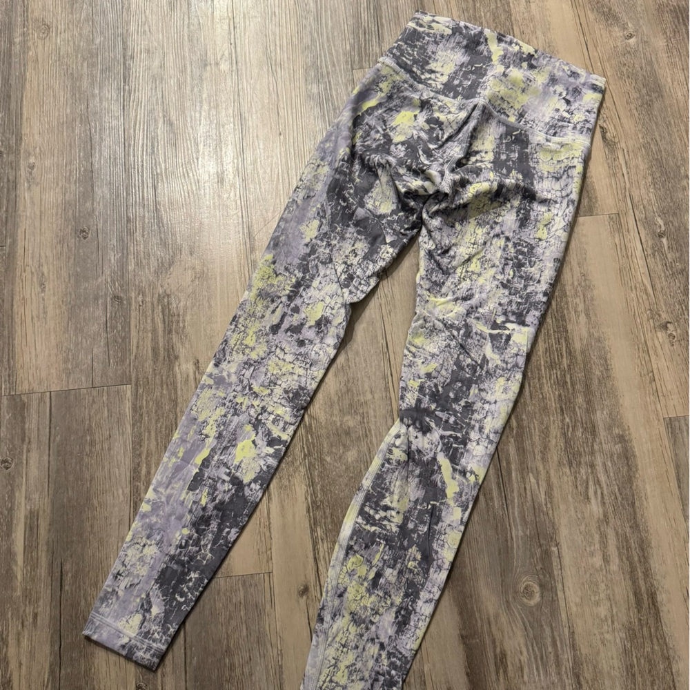 Gray Patterned Lululemon Wunder Train High-Rise T… - image 1